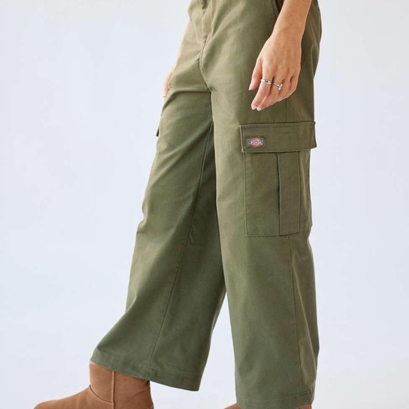 Dickies Pants - Dickies Twill Crop Cargo Pants